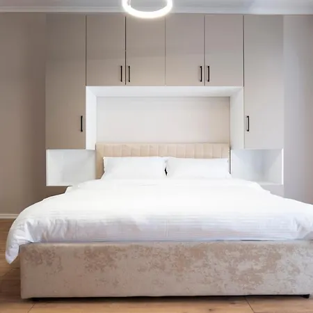 Trio Apartment's Center Daire Tiran