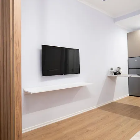Trio Apartment's Center アパート *