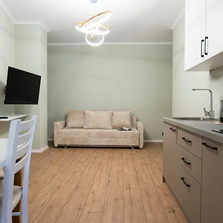 Trio Apartment's Center * ティラナ