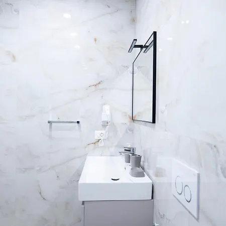 Trio Apartment's Center *